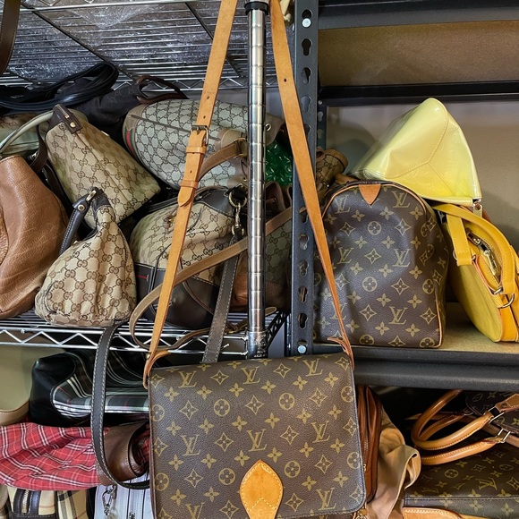 Authentic Vintage Louis Vuitton Monogram Crossbody Cartouchiere - Picture 6 of 15